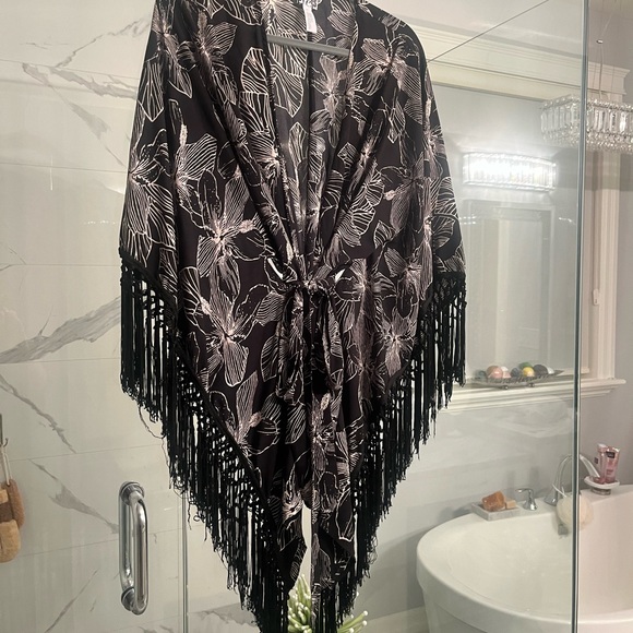 Free press kimono top duster beach cover up size medium but fits one size all - Picture 3 of 15